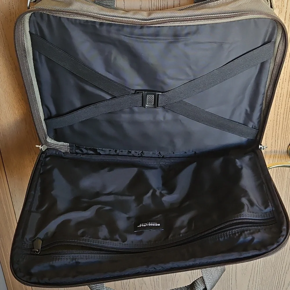 Briggs And Riley Stylish Tan Men's Bag
